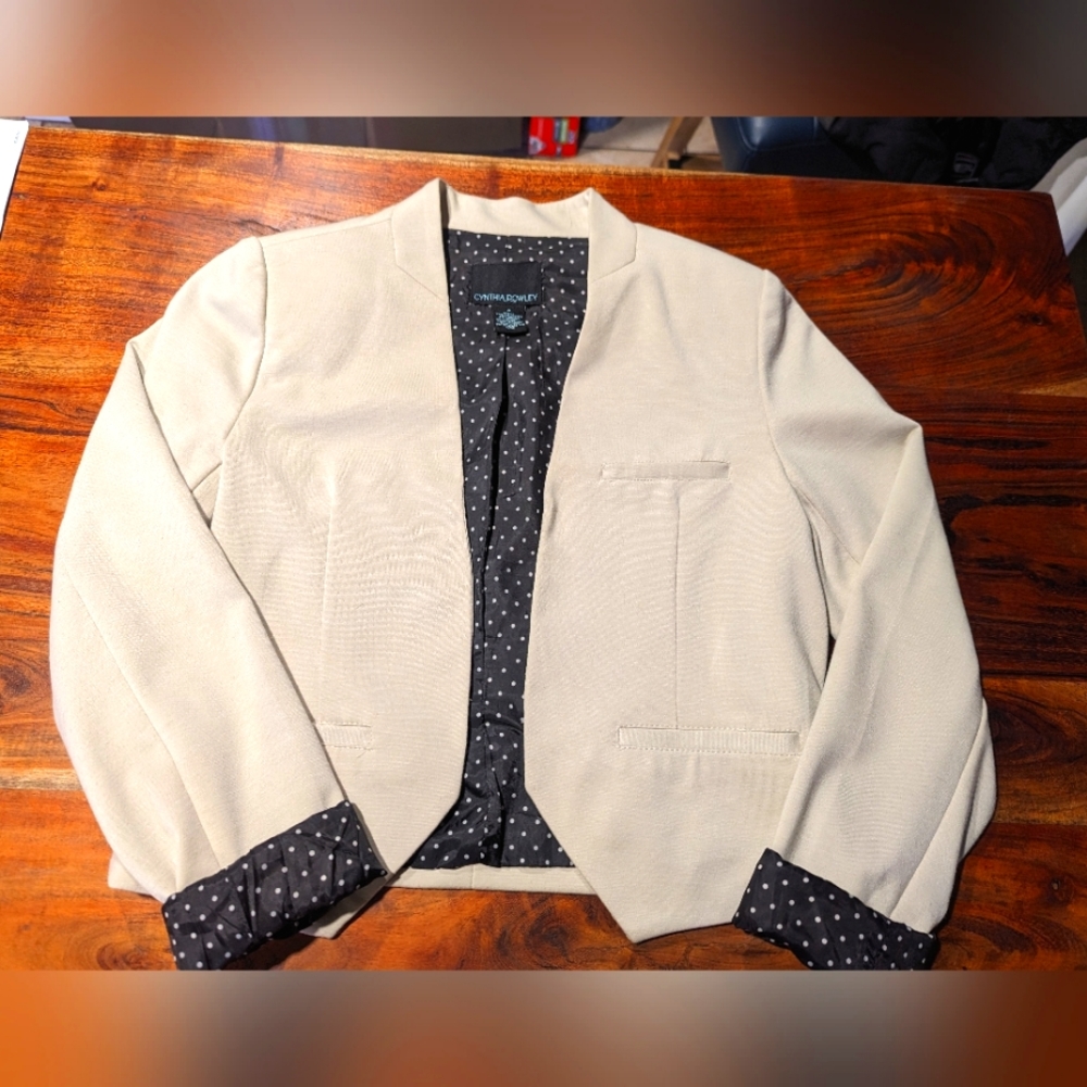 Short beige tuxedo Blazer